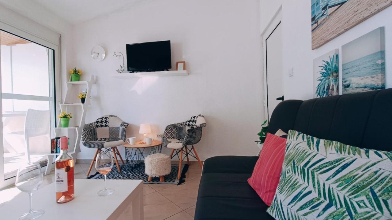 Beach Apartment With Beach Chairs N.1 Utjeha Dış mekan fotoğraf