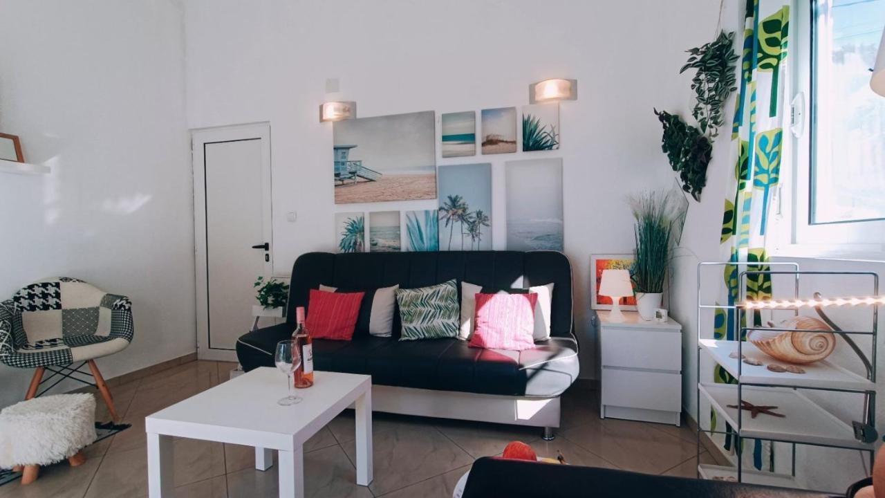 Beach Apartment With Beach Chairs N.1 Utjeha Dış mekan fotoğraf