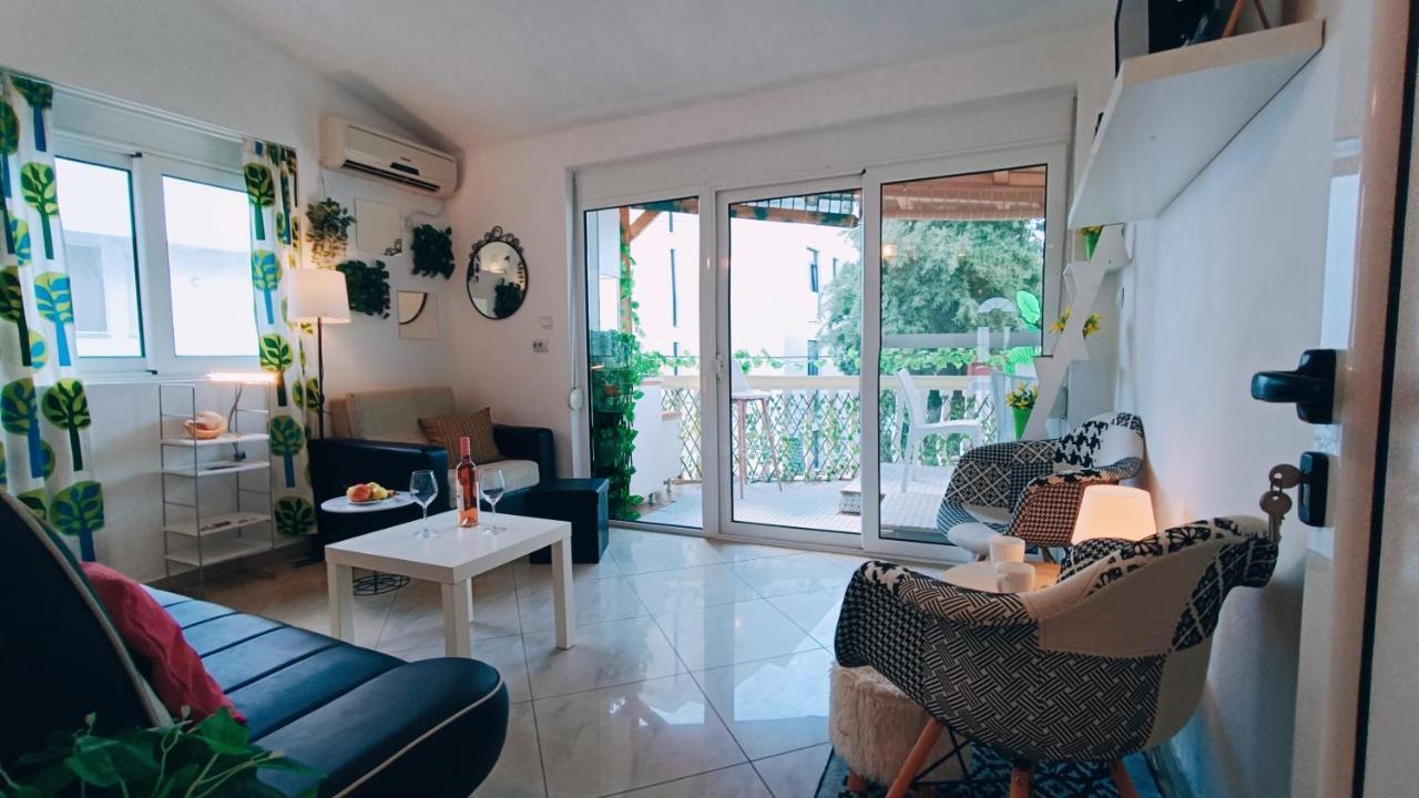 Beach Apartment With Beach Chairs N.1 Utjeha Dış mekan fotoğraf
