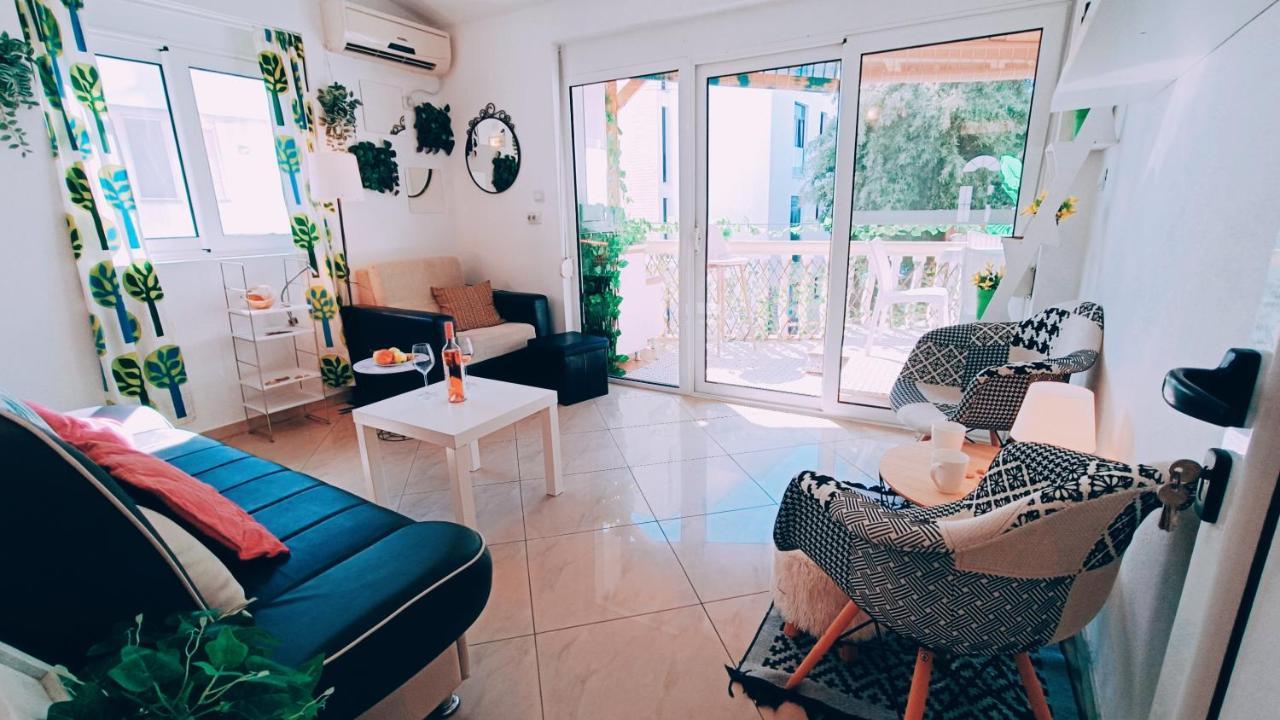Beach Apartment With Beach Chairs N.1 Utjeha Dış mekan fotoğraf