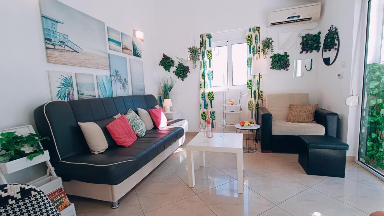 Beach Apartment With Beach Chairs N.1 Utjeha Dış mekan fotoğraf