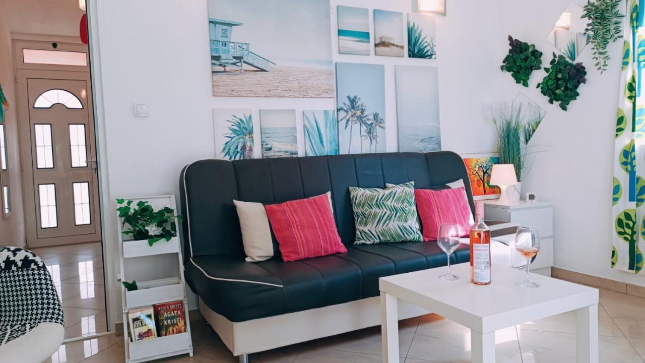 Beach Apartment With Beach Chairs N.1 Utjeha Dış mekan fotoğraf