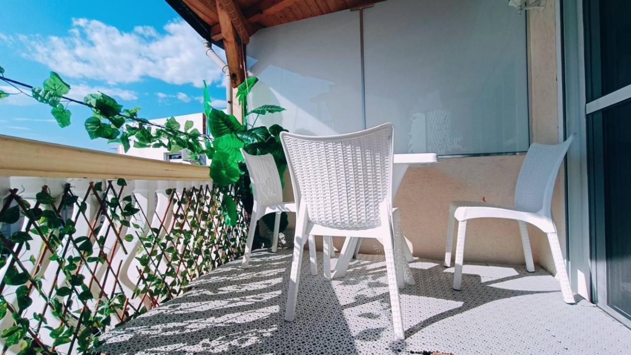 Beach Apartment With Beach Chairs N.1 Utjeha Dış mekan fotoğraf