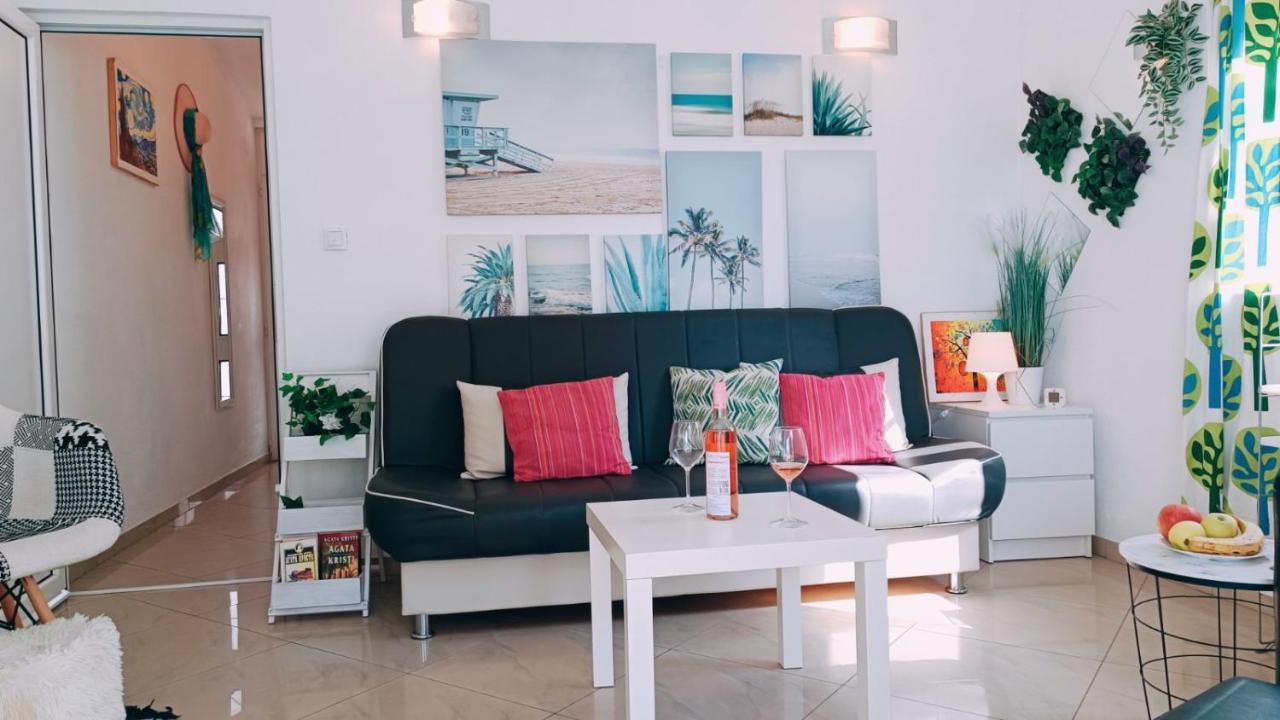 Beach Apartment With Beach Chairs N.1 Utjeha Dış mekan fotoğraf