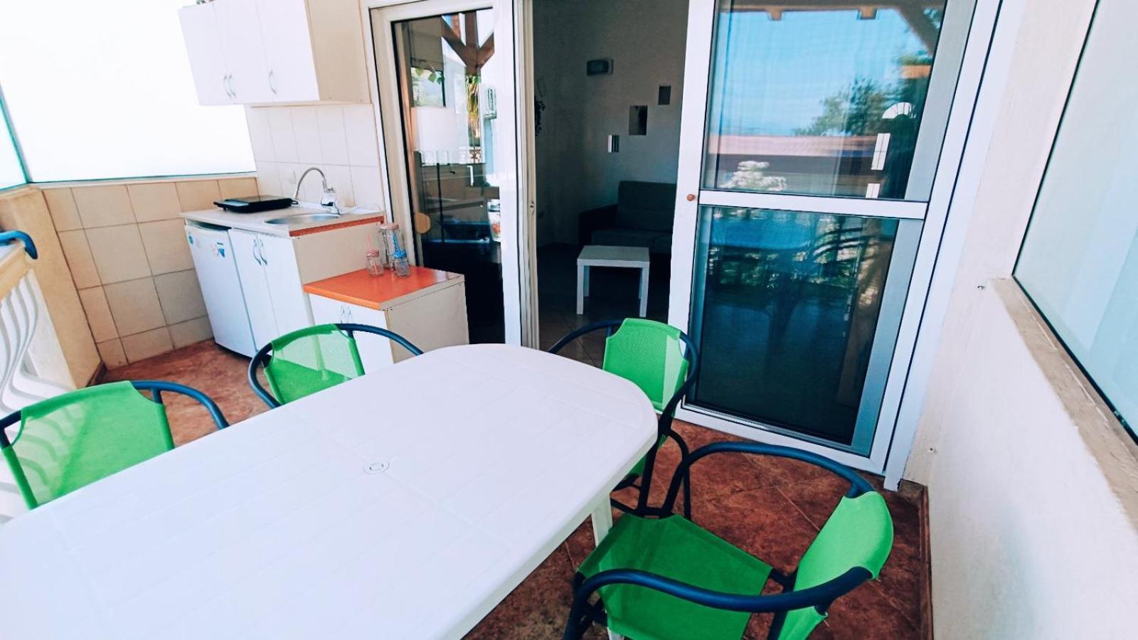 Beach Apartment With Beach Chairs N.1 Utjeha Oda fotoğraf