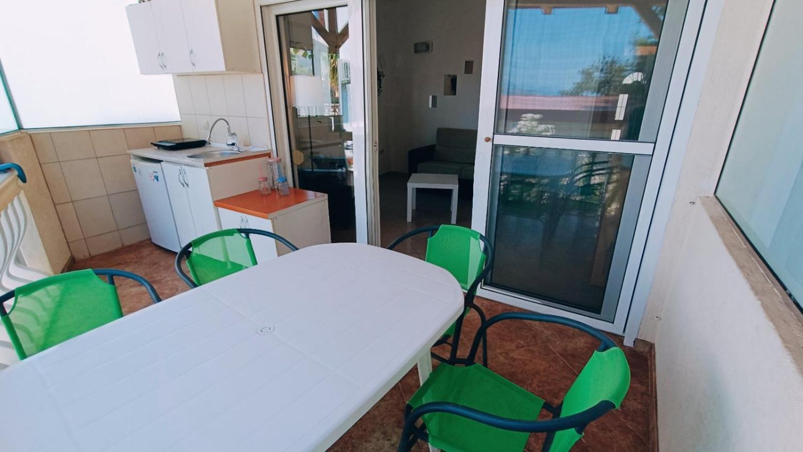 Beach Apartment With Beach Chairs N.1 Utjeha Oda fotoğraf